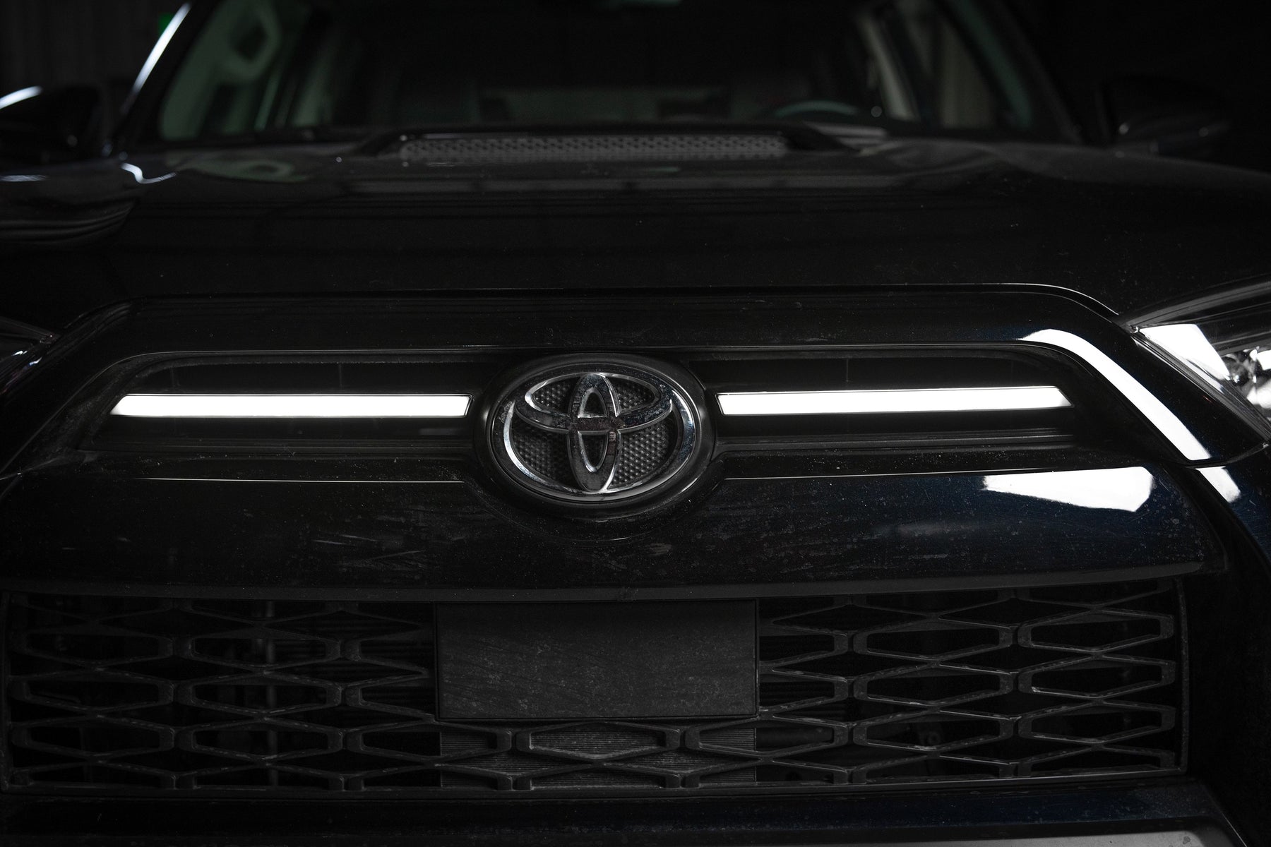 4Runner Lifestyle Grille Bar Lights for 2010–2024 4Runner: Upgrade Your Front-End Visibility and Style