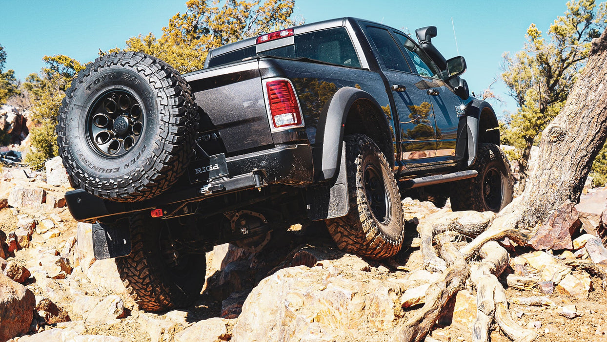 RIG'd UltraSwing® Mega-Fit Spare Tire Hitch Mount