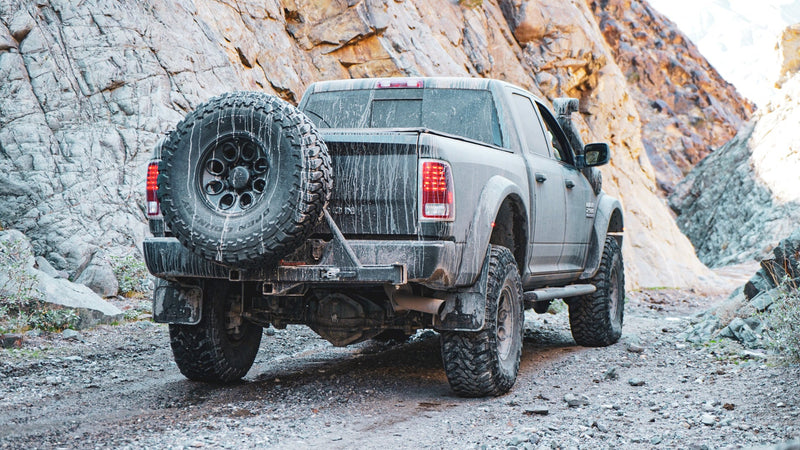 RIG'd UltraSwing® Mega-Fit Spare Tire Hitch Mount