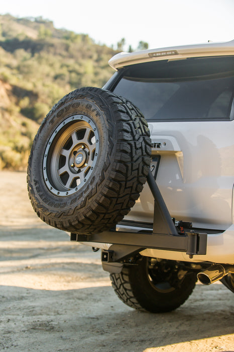RIG'd UltraSwing® Short-Fit Spare Tire Hitch Mount
