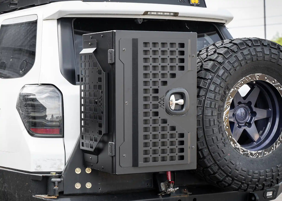 Backwoods Universal Overland Storage Box (19x28x15)