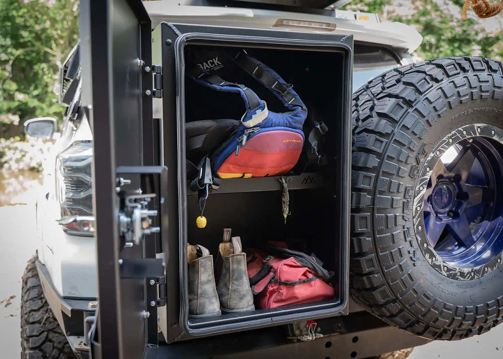 Backwoods Universal Overland Storage Box (19x28x15)