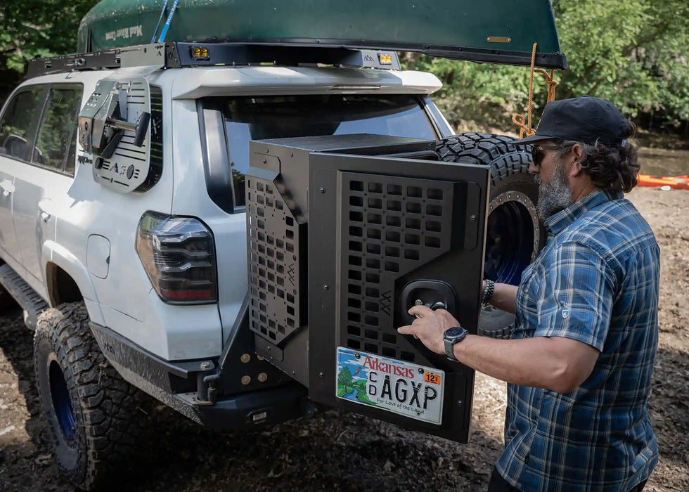 Backwoods Universal Overland Storage Box (19x28x15)